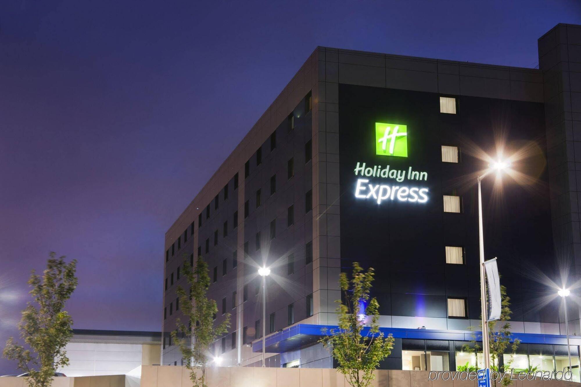 Holiday Inn Express Aberdeen - Bridge Of Don Bagian luar foto